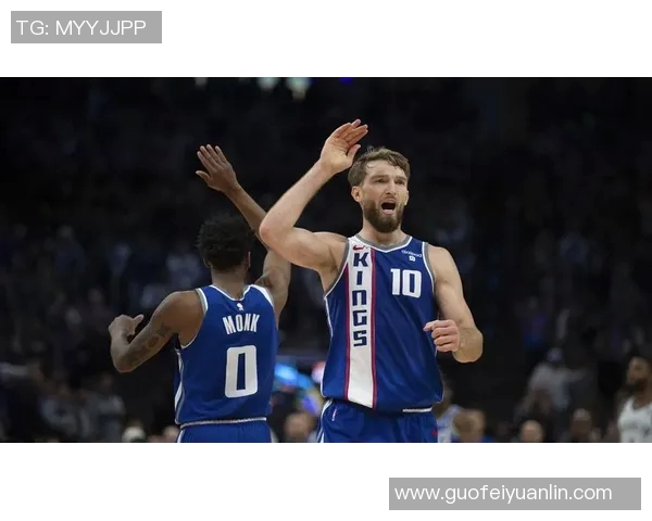 27号球星领衔球队奋勇前行 展现不凡球技和无畏斗志 27号球星领衔球队奋勇前行 展现不凡球技和无畏斗志